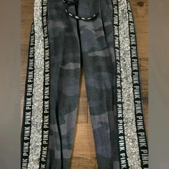 PINK VS CAMO BLING HOODIE/JOGGERS OUTFIT SET XS - Picture 9 of 10